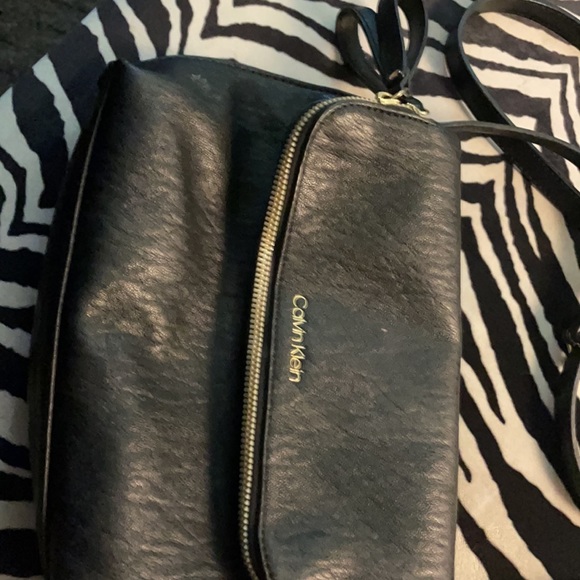 Calvin Klein Crossbody purse please Black lambskin leather - Picture 2 of 6